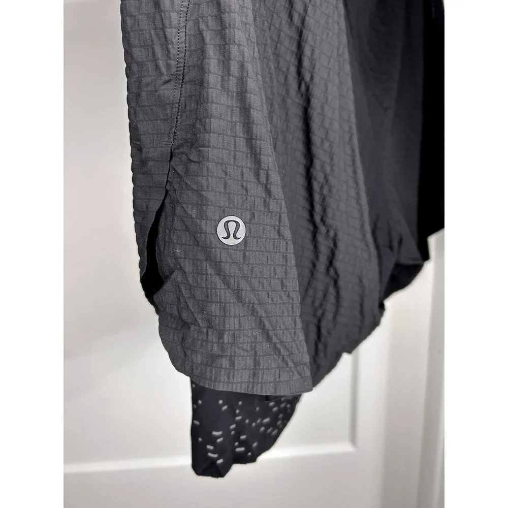 Lululemon Lab Mens 2-in-1 Running Shorts Black Textured Reflective Liner 30